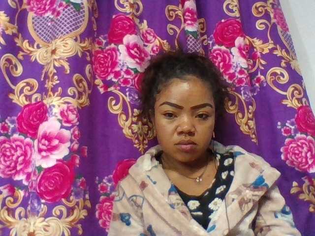 Elyah1a live cam on BongaCams