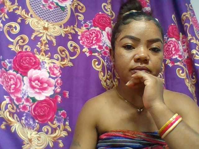 Elyah1a live cam on BongaCams
