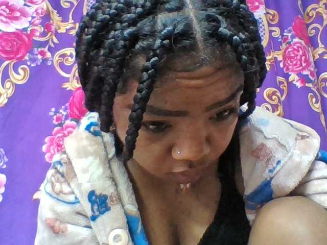 Elyah1a live cam on BongaCams