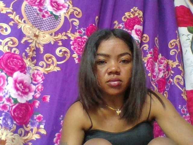 Elyah1a live cam on BongaCams