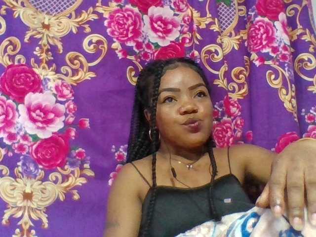 Elyah1a live cam on BongaCams