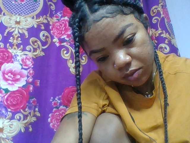 Elyah1a live cam on BongaCams