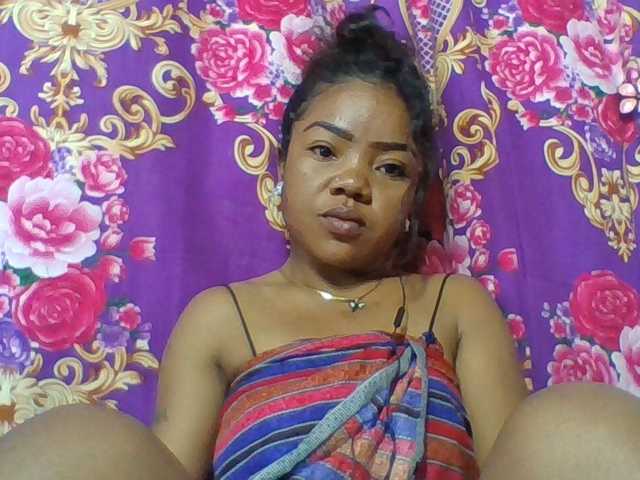 Elyah1a live cam on BongaCams