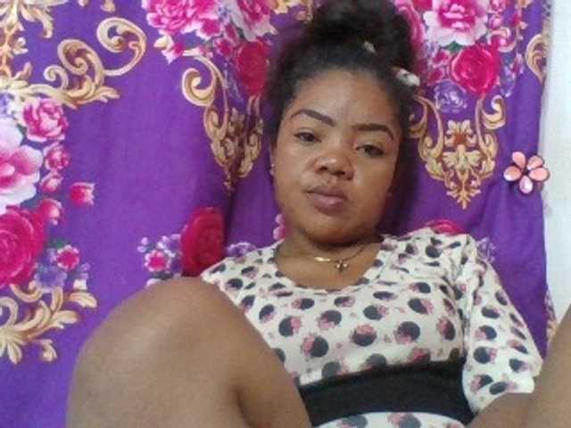 Elyah1a live cam on BongaCams