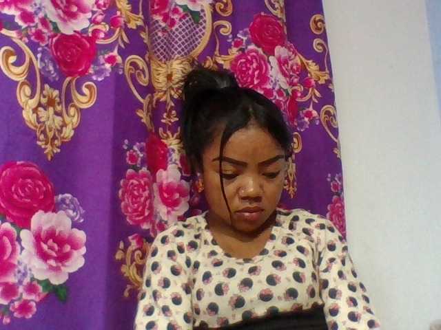 Elyah1a live cam on BongaCams