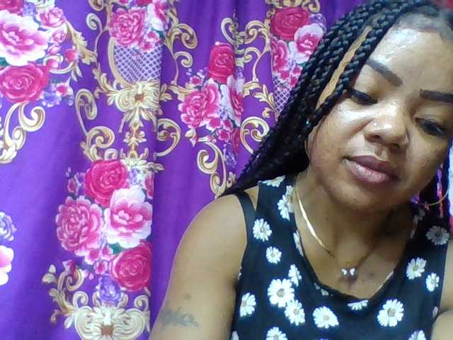 Elyah1a live cam on BongaCams
