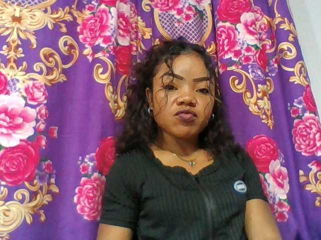 Elyah1a live cam on BongaCams