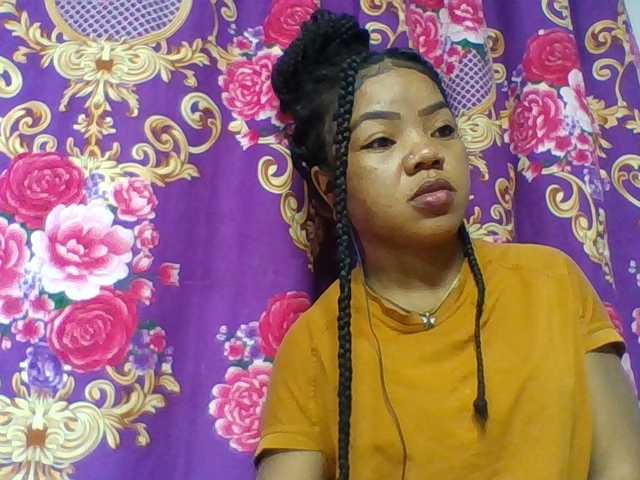 Elyah1a live cam on BongaCams