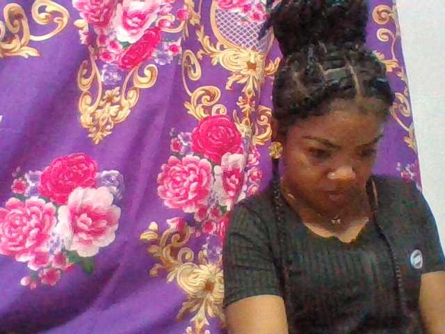 Elyah1a live cam on BongaCams