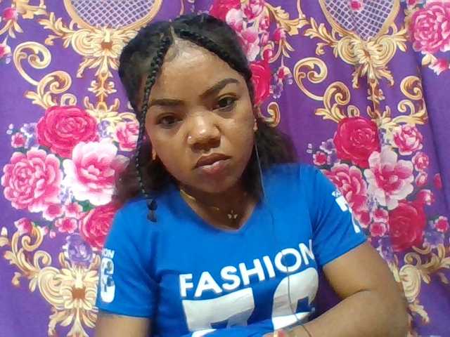 Elyah1a live cam on BongaCams
