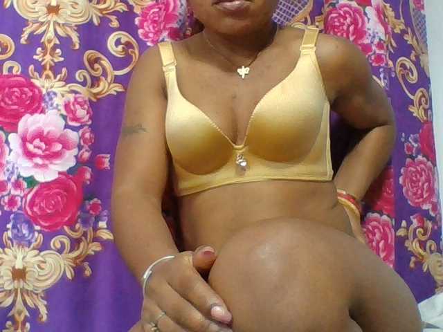 Elyah1a live cam on BongaCams