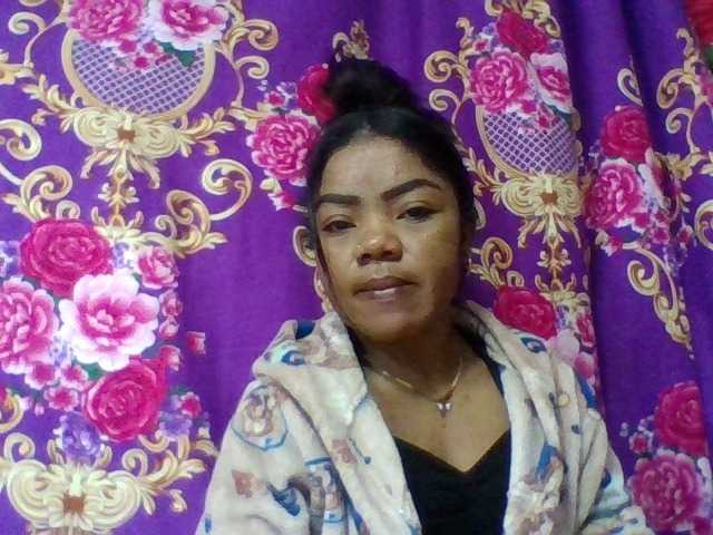 Elyah1a live cam on BongaCams