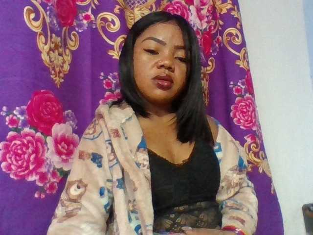 Elyah1a live cam on BongaCams