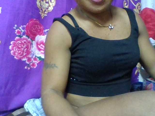 Elyah1a live cam on BongaCams