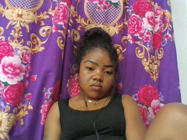 Elyah1a live cam on BongaCams