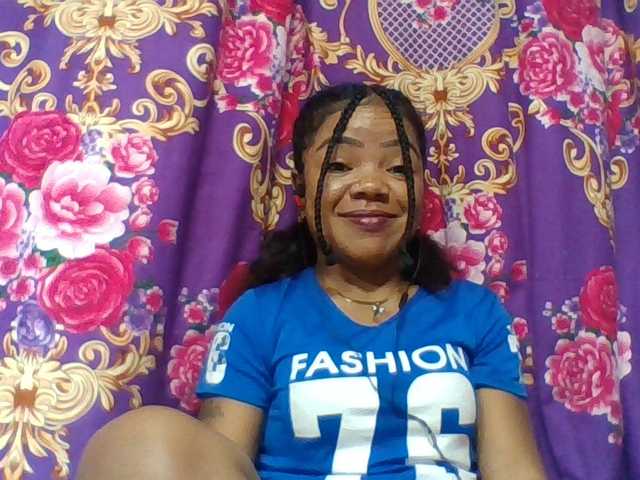Elyah1a live cam on BongaCams