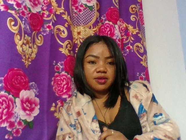 Elyah1a live cam on BongaCams