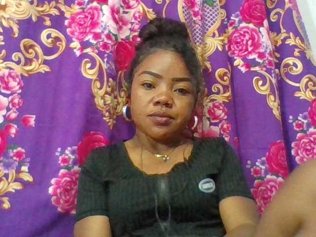 Elyah1a live cam on BongaCams