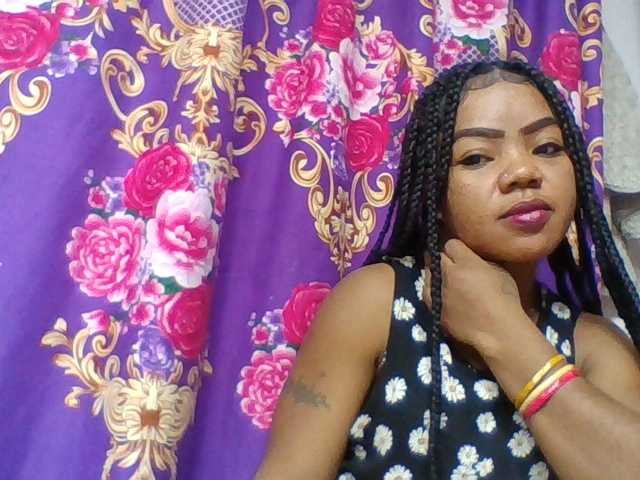 Elyah1a live cam on BongaCams