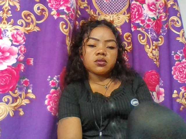 Elyah1a live cam on BongaCams