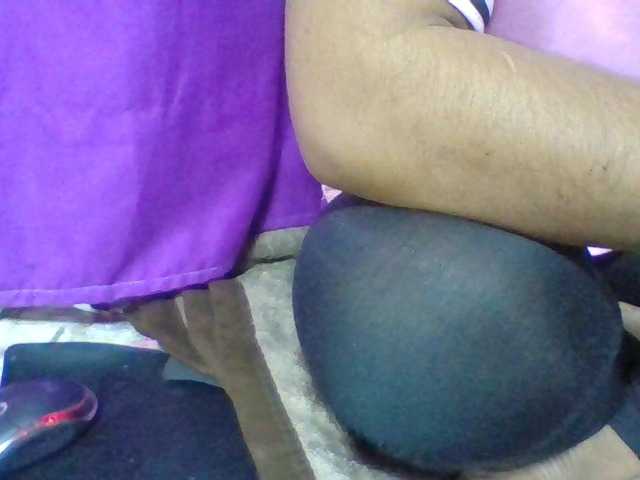 Elyah1a live cam on BongaCams