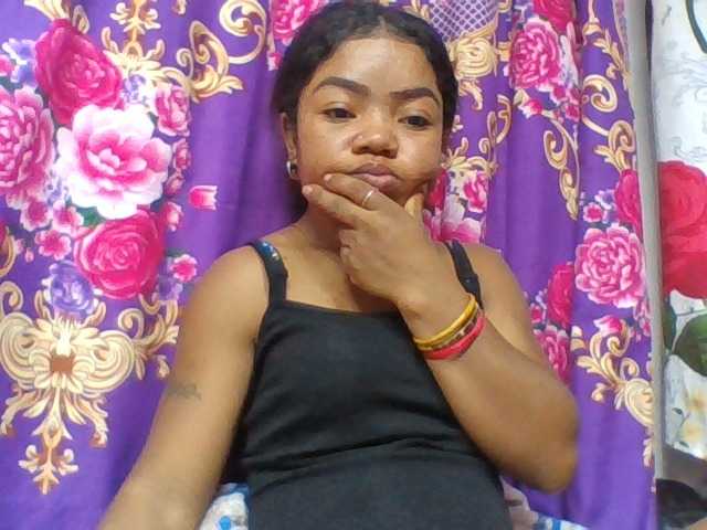 Elyah1a live cam on BongaCams