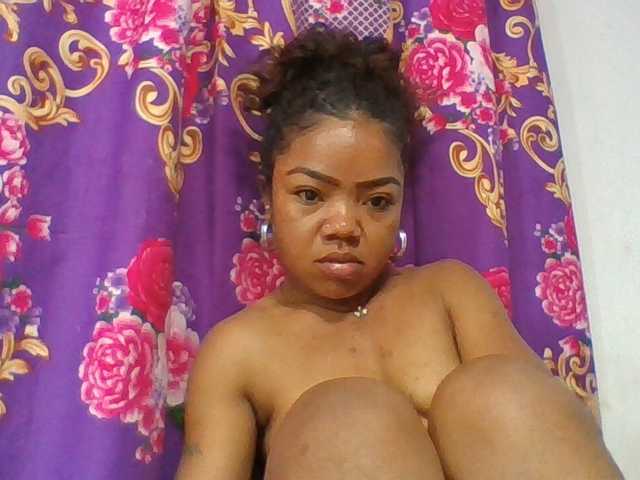 Elyah1a live cam on BongaCams