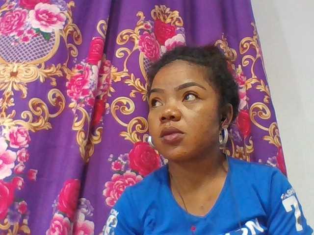 Elyah1a live cam on BongaCams