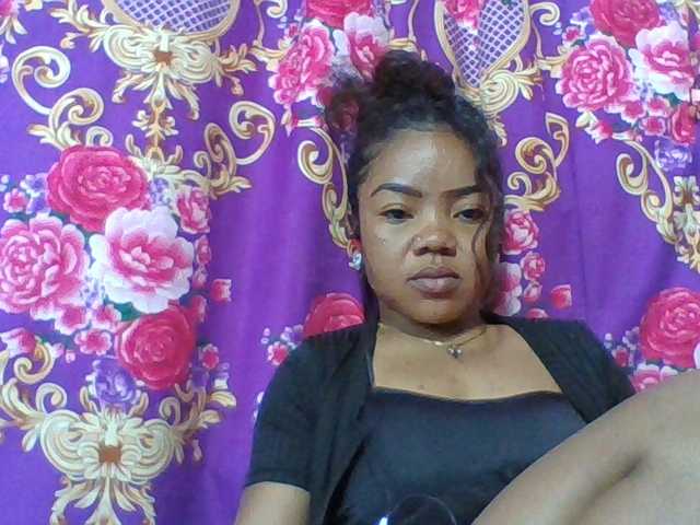Elyah1a live cam on BongaCams