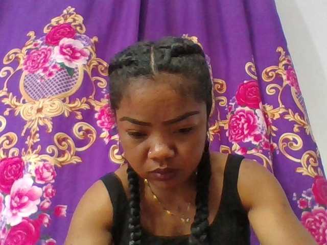 Elyah1a live cam on BongaCams