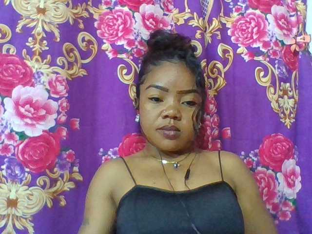Elyah1a live cam on BongaCams