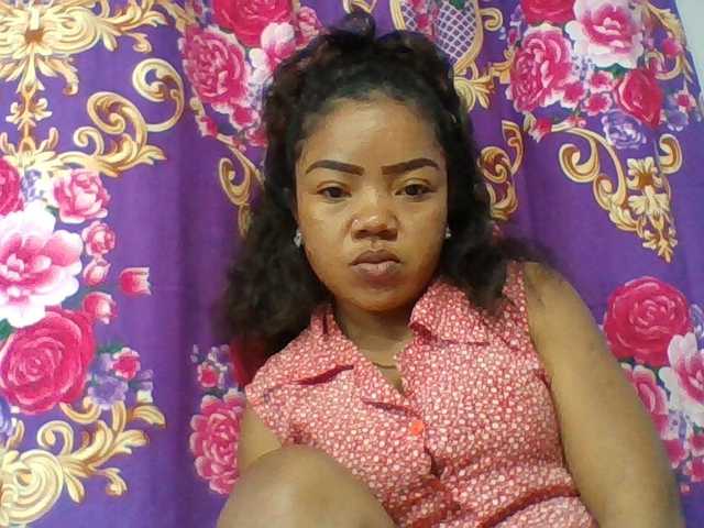 Elyah1a live cam on BongaCams