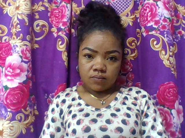 Elyah1a live cam on BongaCams