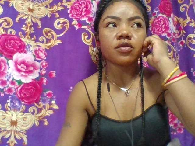 Elyah1a live cam on BongaCams