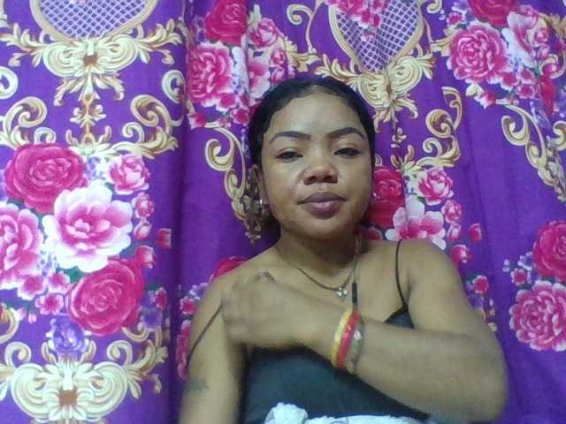 Sex chat gratuit in direct cu Elyah1a pe BongaCams
