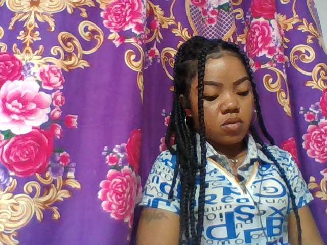 Elyah1a live cam on BongaCams