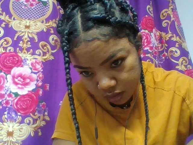 Elyah1a live cam on BongaCams