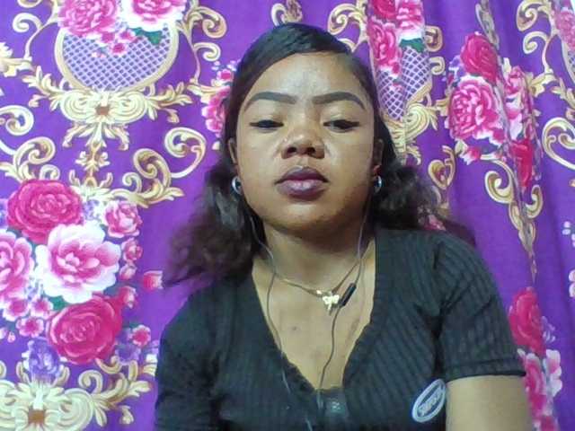 Elyah1a live cam on BongaCams