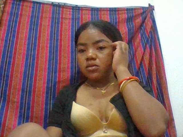Elyah1a live cam on BongaCams