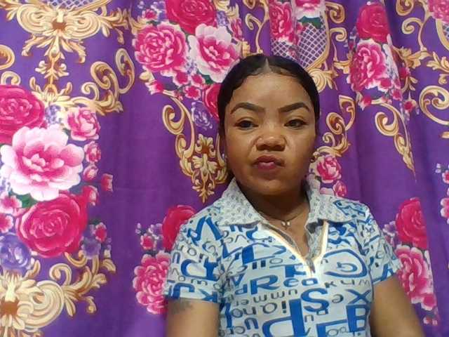 Elyah1a live cam on BongaCams