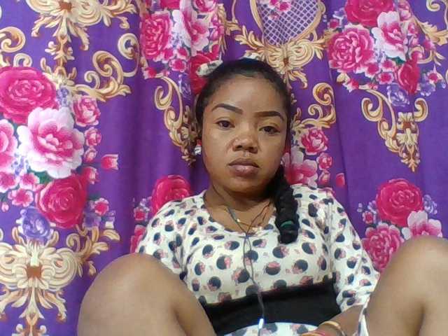 Elyah1a live cam on BongaCams