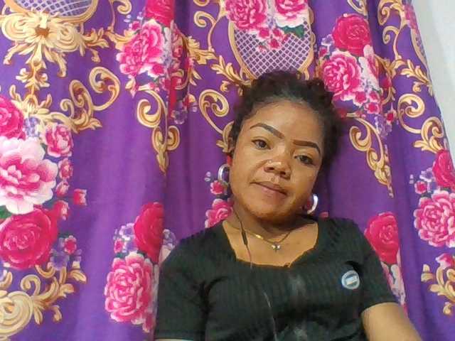 Elyah1a live cam on BongaCams
