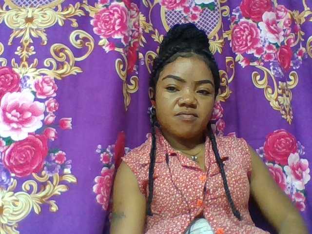 Elyah1a live cam on BongaCams