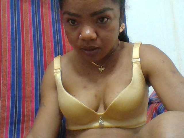 Elyah1a live cam on BongaCams