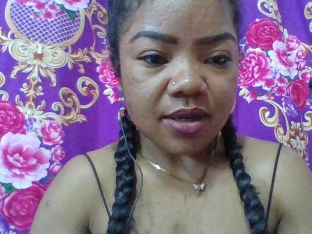 Elyah1a live cam on BongaCams