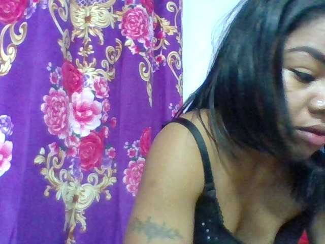 Elyah1a live cam on BongaCams