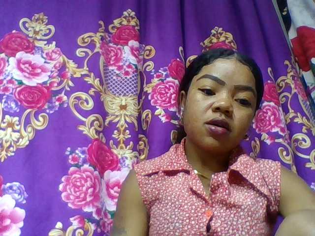 Elyah1a live cam on BongaCams