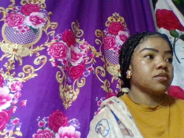 Elyah1a live cam on BongaCams