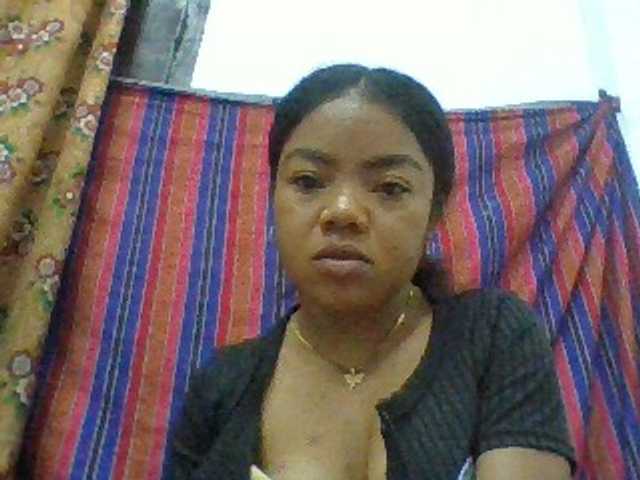 Elyah1a live cam on BongaCams
