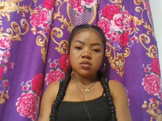 Elyah1a live cam on BongaCams